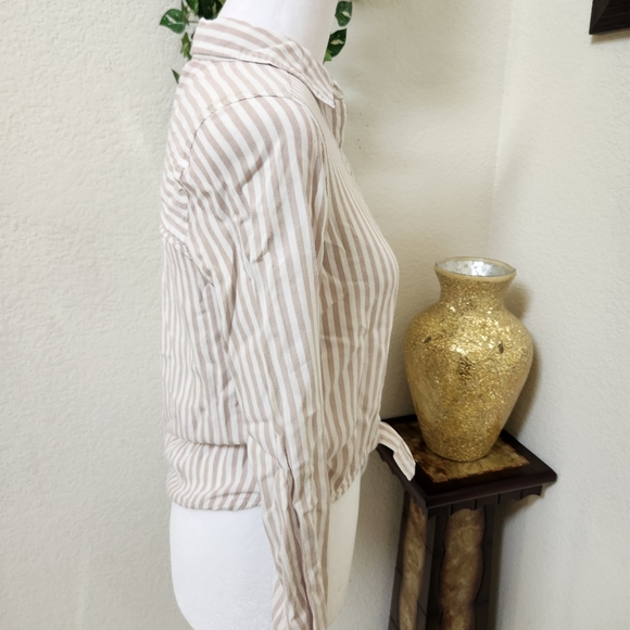 Aéropostale Women's Button-down Shirt size XS,  rayon - Picture 3 of 8